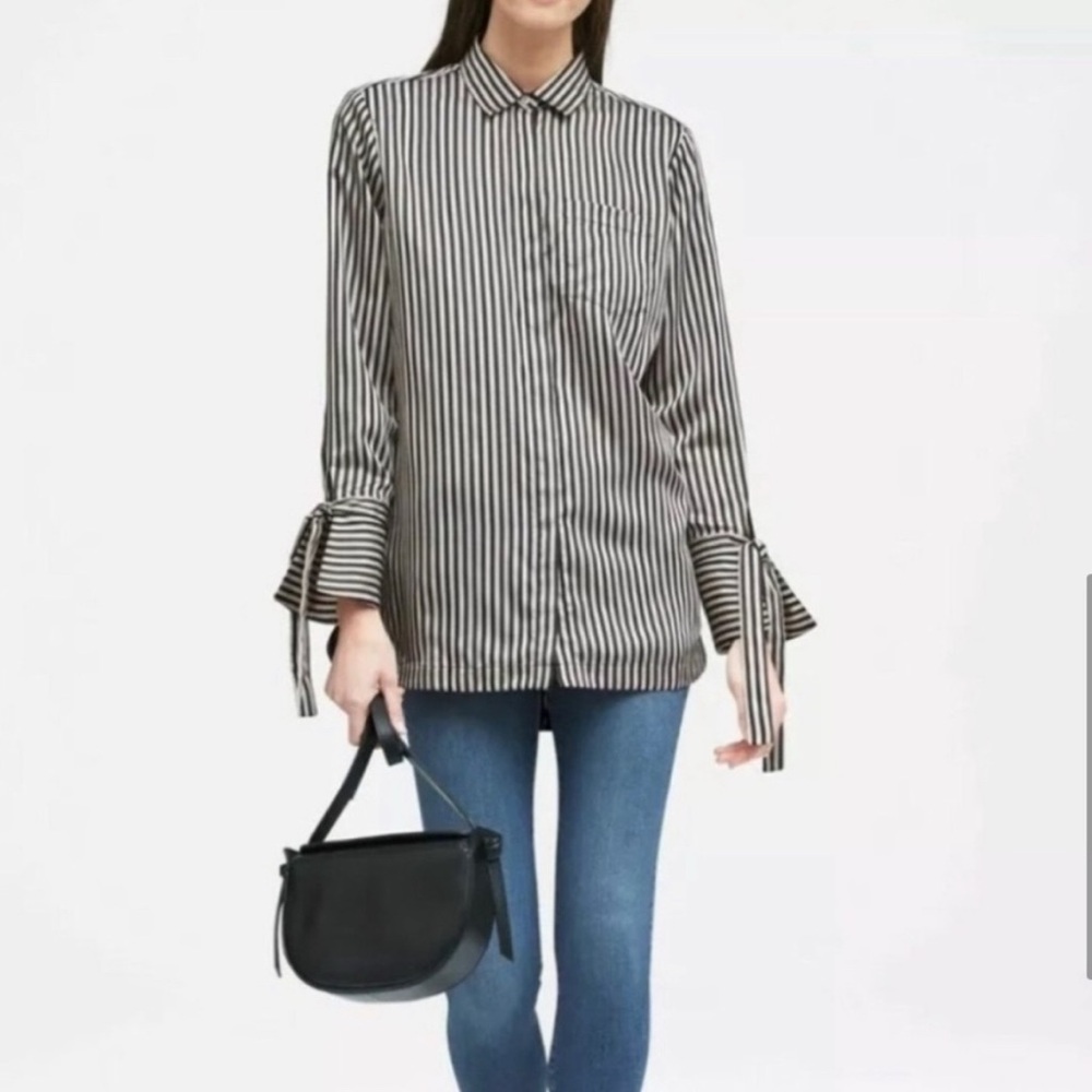 Banana Republic “Parker” Black and Silver Striped Button Down Shirt